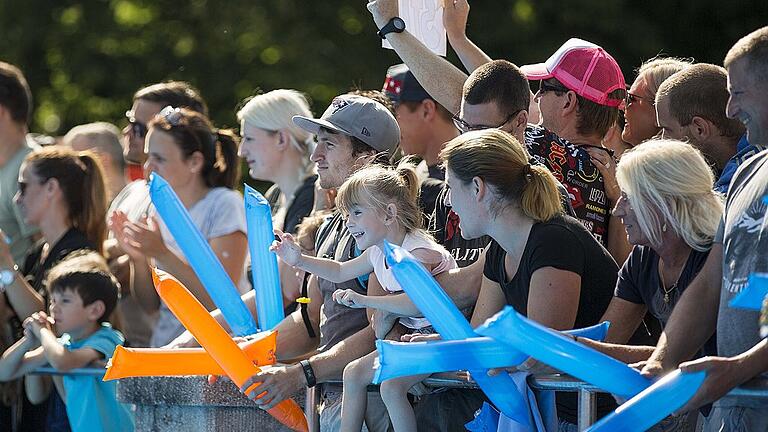 Nur so wird ein Sportevent zum Erfolg: Wenn die Fans kräftig anfeuern und mitfeiern.