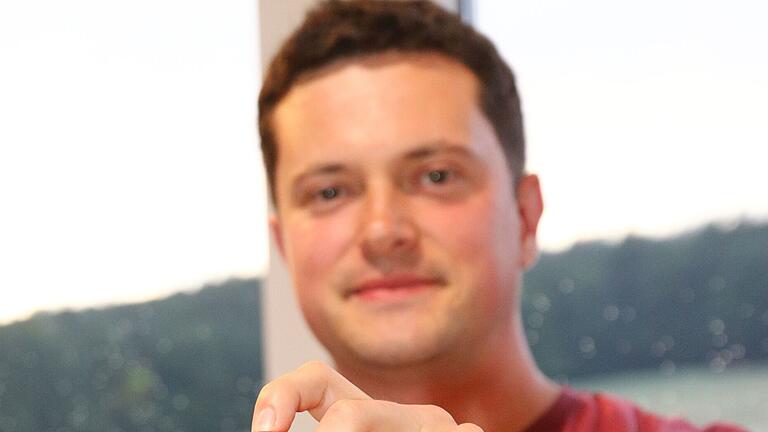Eine eigene Limonade hat der CVJM Haag kreiert. Vorsitzender Jonathan Hack hat sie vorab getestet.