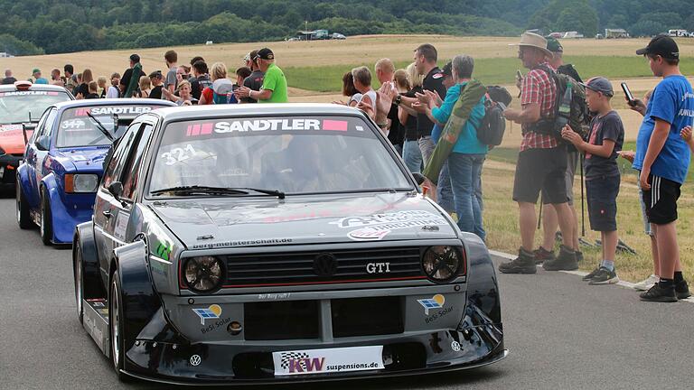 Motorsport zum Anfassen gibt es beim Hauenstein-Bergrennen in der Rhön. Motorsport zum Anfassen gibt es beim Hauenstein-Bergrennen in der Rhön.