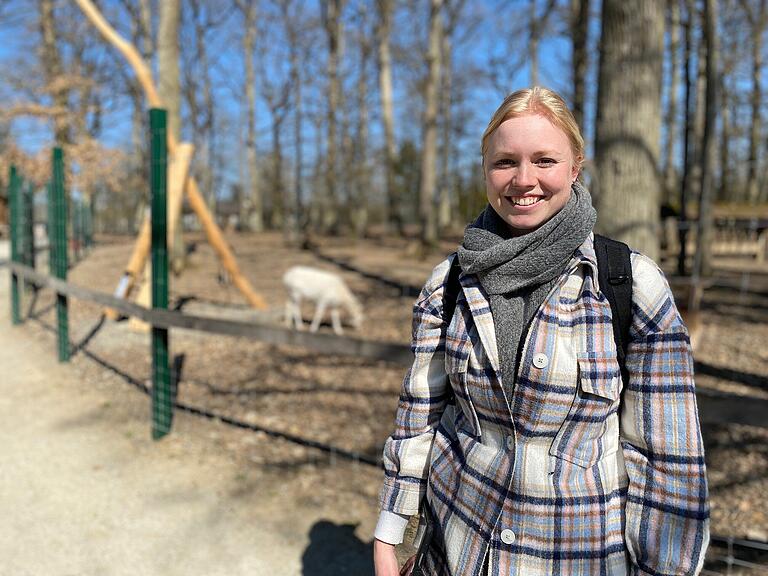 Annika ist Referendarin an der Schule für körperbehinderte Kinder in Schonungen. Annika ist Referendarin an der Schule für körperbehinderte Kinder in Schonungen.