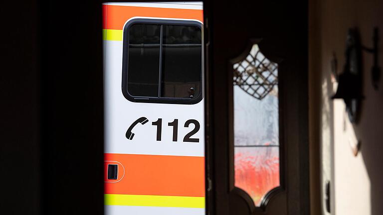 Hitze kann für bestimmte Personen richtig gefährlich werden. Derzeit haben die Rettungskräfte in Unterfranken wetterbedingt viel zu tun (Symbolfoto).