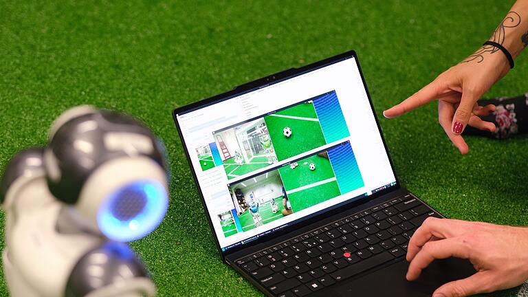 Leipziger Studenten bei Roboter-Fußball-WM - Das letzte Mal wurde die HTWK im Jahr 2018 in Montreal Weltmeister. Leipziger Studenten bei Roboter-Fußball-WM - Das letzte Mal wurde die HTWK im Jahr 2018 in Montreal Weltmeister.