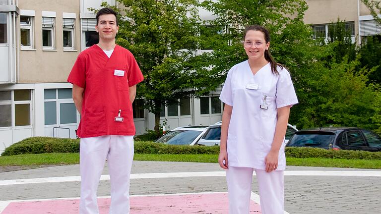Sophie Kreuzer und Sebastian Arnold bilden sich in ihren Fachbereichen 
Gastroenterologie und Notfallpflege mit Erfolg weiter.