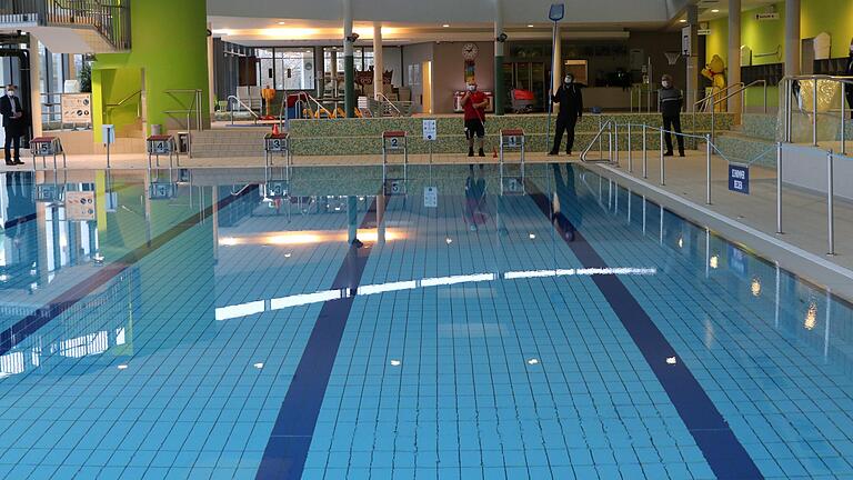 Den Notbetrieb im Wonnemar hält derzeit die Marktheidenfelder Bäder GmbH am Laufen. Der Insolvenzverwalter der interSPA-Gruppe hat unterdessen die Besitzgesellschaft an einen bislang unbenannten Käufer veräußert. Den Notbetrieb im Wonnemar hält derzeit die Marktheidenfelder Bäder GmbH am Laufen. Der Insolvenzverwalter der interSPA-Gruppe hat unterdessen die Besitzgesellschaft an einen bislang unbenannten Käufer veräußert.
