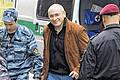 Putin-Kritiker Michail Chodorkowski: Der Kreml-Chef hat den früheren Öl-Milliardär (Mitte) nach zehn Jahren Haft begnadigt. Das Archivfoto zeigt ihn 2009 bei der Einlieferung in ein Gefängnis.