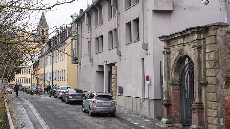 Blick auf das Verwaltungsgericht in der Burkarderstraße in Würzburg. Dieses Jahr begeht die Justizbehörde ihr 75-jähriges Bestehen. Blick auf das Verwaltungsgericht in der Burkarderstraße in Würzburg. Dieses Jahr begeht die Justizbehörde ihr 75-jähriges Bestehen.