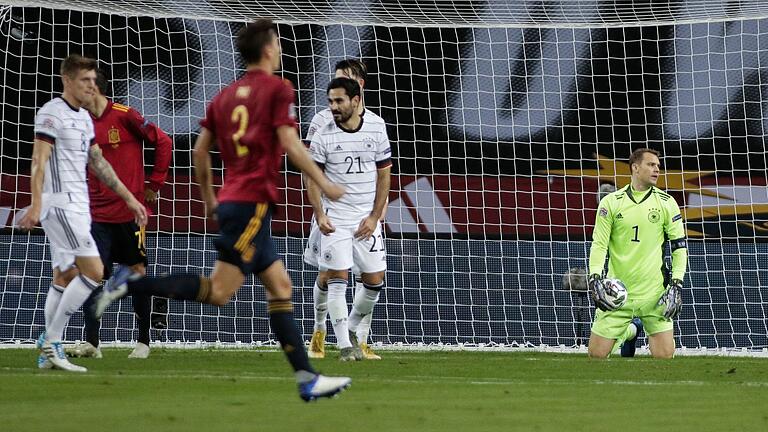 Spanien - Deutschland - Das 0:6 war eine spanische Demütigung für die DFB-Elf. Spanien - Deutschland - Das 0:6 war eine spanische Demütigung für die DFB-Elf.