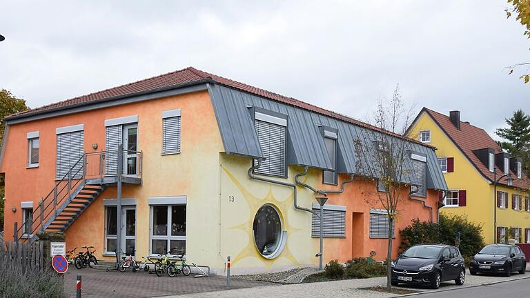 Auch der Verkauf des katholischen Kindergartens St. Anton in der Bergrheinfelder Mainstraße an die&nbsp; Gemeinde Bergrheinfeld steht an. Die Kirche will sich von den Gebäuden in ihrem Eigentum trennen.&nbsp;