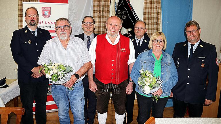 Geehrt wurden (vorne von links): Karlheinz Höllein, Adolf Müller und Hildegunde Müller. Mit auf dem Foto (hinten von links): 2. Vorsitzender Sven Scheidler, Bürgermeister Wolfram Thein, 1. Vorsitzender Robert Müller und 2. Kommandant Matthias Bernhardt Geehrt wurden (vorne von links): Karlheinz Höllein, Adolf Müller und Hildegunde Müller. Mit auf dem Foto (hinten von links): 2. Vorsitzender Sven Scheidler, Bürgermeister Wolfram Thein, 1. Vorsitzender Robert Müller und 2. Kommandant Matthias Bernhardt