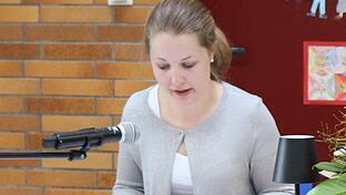 Jungautorin Natascha Kippes hat in der Grundschule Oberleichtersbach aus ihrem aktuellen Buch gelesen.       -  Jungautorin Natascha Kippes hat in der Grundschule Oberleichtersbach aus ihrem aktuellen Buch gelesen.