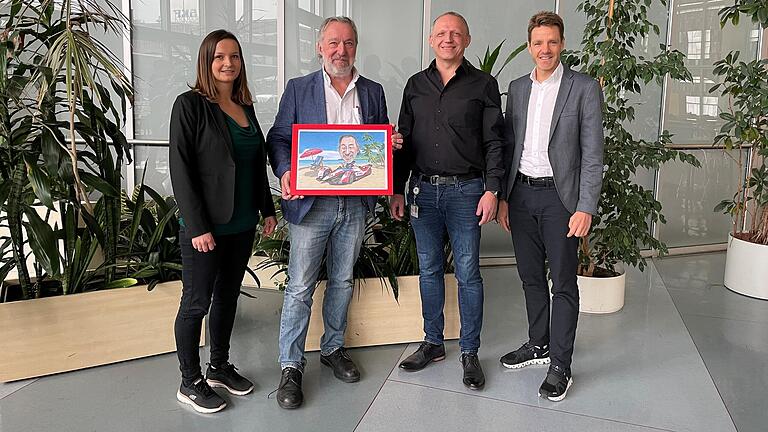 Über 22 Jahre war Edwin Husslein Vorsitzender des Betriebsrates. Das Foto zeigt Linda Reinwand, Edwin Husslein, Horst Friedrich und Thomas Höhn (von links). Über 22 Jahre war Edwin Husslein Vorsitzender des Betriebsrates. Das Foto zeigt Linda Reinwand, Edwin Husslein, Horst Friedrich und Thomas Höhn (von links).