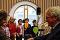 Abschied: Neben vielen Weggefährten sagten auch die Erstklässer der Rückert-Grundschule Schweinfurt dem scheidenden Schulrat Günther Hartlieb adé.