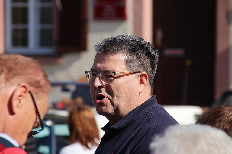 Spezialisiert auf Oldtimer-Reisen: Thomas Schlott aus Bergisch Gladbach. Spezialisiert auf Oldtimer-Reisen: Thomas Schlott aus Bergisch Gladbach.