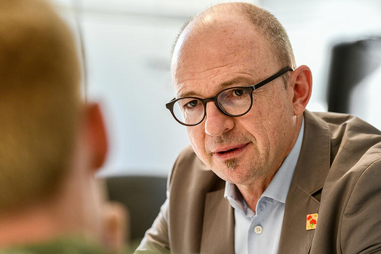 Frank Firsching, DGB-Geschäftsführer in Unterfranken und Beiratsvorsitzender der AOK Schweinfurt, macht sich für die Selbstverwaltung der Krankenkassen stark Frank Firsching, DGB-Geschäftsführer in Unterfranken und Beiratsvorsitzender der AOK Schweinfurt, macht sich für die Selbstverwaltung der Krankenkassen stark