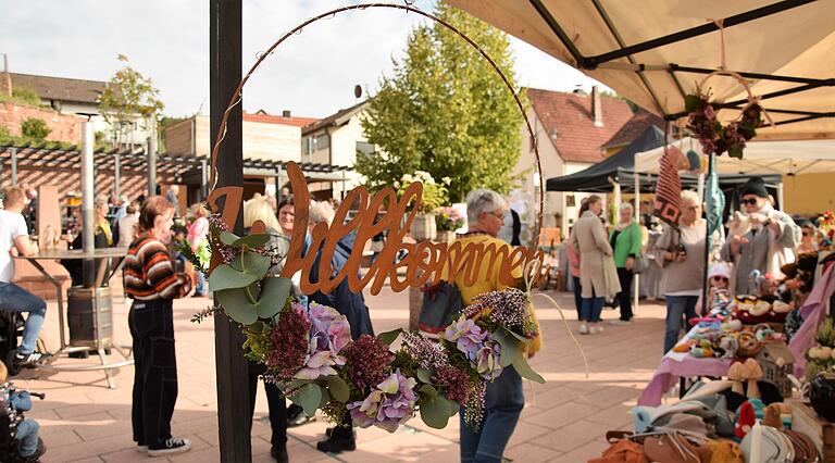 Willkommen in Aura: Beim Herbstmarkt am Samstag herrschte gute Stimmung – am Sonntag haben dann 32,9 Prozent der Wahlberechtigten an der Urne ihre Zweitstimme der AfD gegeben.