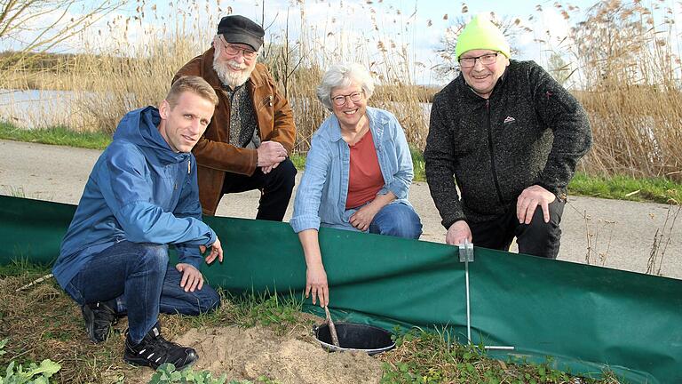 Der Schutz der Amphibien liegen Johannes Kroiß, Manfred Engelhardt, Ulrike Geise und Georg Hufnagel (von links) vom Bund Naturschutz sehr am Herzen. In Rimbach gaben sie den Startschuss für den Fotowettbewerb.