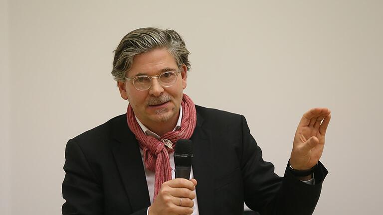 Warum politische Populisten antidemokratisch sind - Jan-Werner Müller. Warum politische Populisten antidemokratisch sind - Jan-Werner Müller.