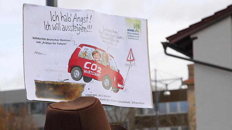 Forderung nach mehr und schnellerem Klimaschutz bei der letzten Fridays for Future-Demonstration in Schweinfurt Ende November.