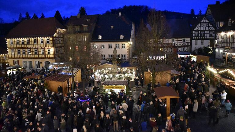 In den Abendstunden erlebten viele Besucher die schöne Atmosphäre des Königsberger Weihnachtsmarktes.