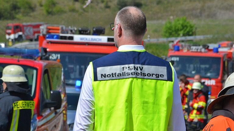 Unter den Rettungskräften war auch Notfallseelsorger Thomas Menzel Unter den Rettungskräften war auch Notfallseelsorger Thomas Menzel