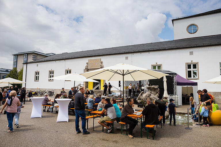 Den Platz vor der Kunsthalle möchte Andrea Brandl öfter bespielen.&nbsp;