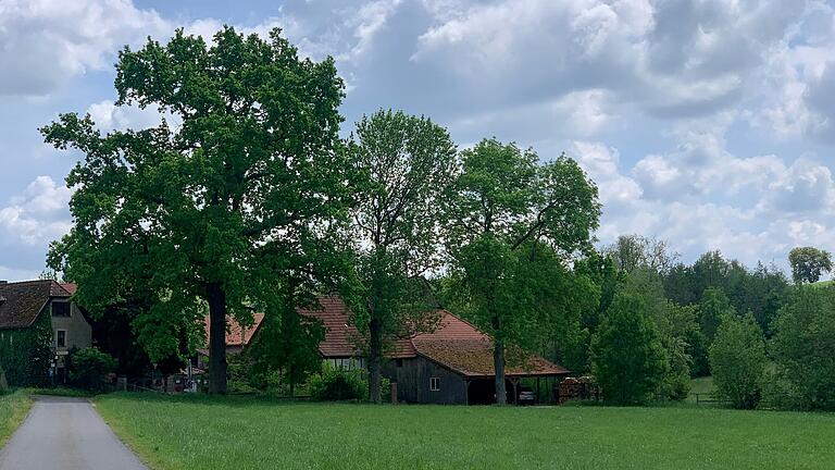 Die Nierenmühle bei Mönchsondheim liegt im schönen Breitbachtal. Die Nierenmühle bei Mönchsondheim liegt im schönen Breitbachtal.