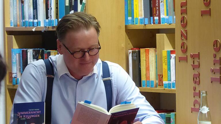 Autor Vincent Rahder in der Bad Kissinger Stadtbibliothek. Gerhild Ahnert       -  Autor Vincent Rahder in der Bad Kissinger Stadtbibliothek. Gerhild Ahnert