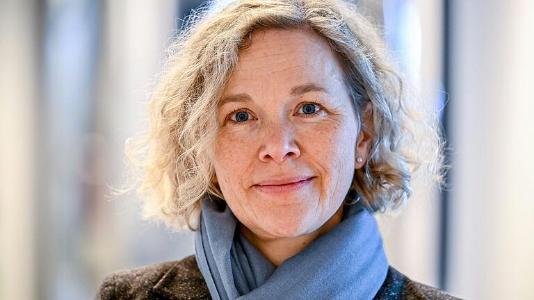 Die Behördenleiterin des Wasserwirtschaftsamtes Aschaffenburg, Jane Korck, sagt: In ihrem Amtsbezirk liegen die großen Wasserentnahmen durch die Industrie überwiegend am Main. Die Behördenleiterin des Wasserwirtschaftsamtes Aschaffenburg, Jane Korck, sagt: In ihrem Amtsbezirk liegen die großen Wasserentnahmen durch die Industrie überwiegend am Main.