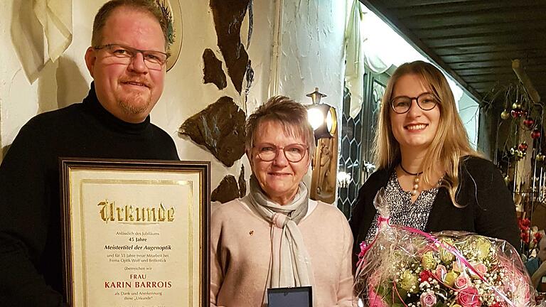 Das Foto zeigt von links nach rechts: Claus Barrois, Karin Barrois und Géraldine Barrois.