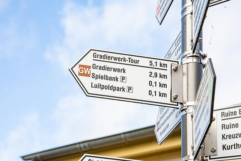 Die Gradierwerk-Tour ist mit dem braunen Symbol 'GW' ausgezeichnet. Die Gradierwerk-Tour ist mit dem braunen Symbol 'GW' ausgezeichnet.