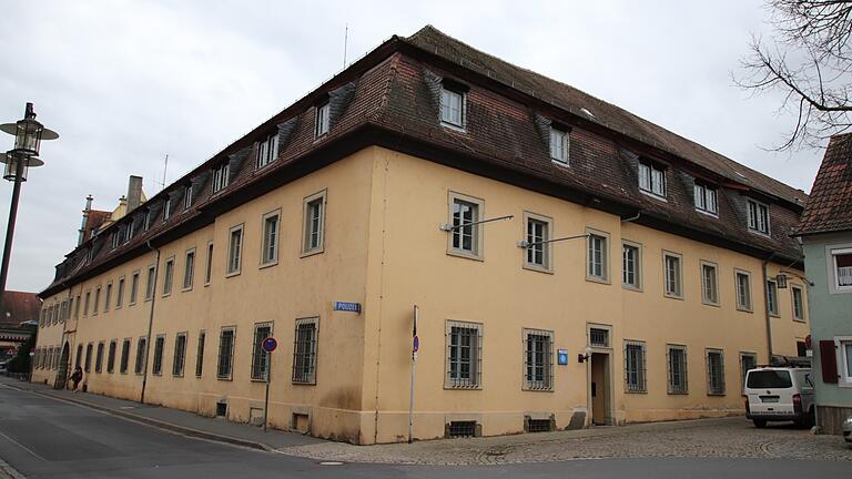 Die bestehende Kitzinger Polizeiinspektion am Landwehrplatz.