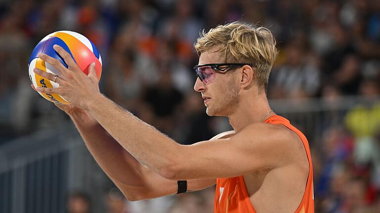 Paris 2024 - Beach-Volleyball       -  Die Olympiateilnahme des verurteilten Straftäters Steven van de Velde sorgte für öffentliche Empörung.