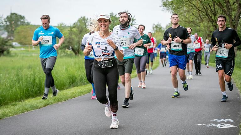 So viele Läuferinnen und Läufer wie noch nie wollten am 10. Krick-Firmenlauf in Eibelstadt teilnehmen. So viele Läuferinnen und Läufer wie noch nie wollten am 10. Krick-Firmenlauf in Eibelstadt teilnehmen.