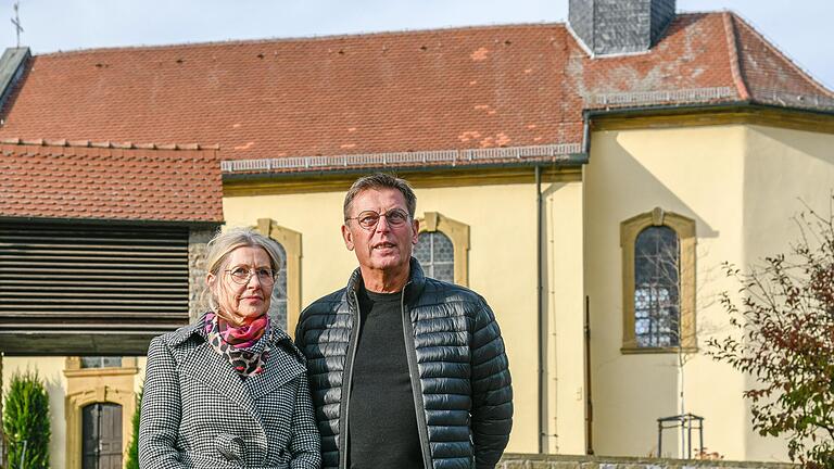 Vor der Corona-Pandemie sei Binsbach eine sehr lebendige Gemeinde gewesen, sagen die Pfarrgemeinderatsvorsitzende Michaela Unsleber und ihr Mann Lothar Unsleber.