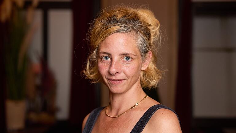 Deutscher Buchpreis - Finalisten       -  Maren Kames nimmt die Leserinnen und Leser in &bdquo;Hasenprosa&rdquo; mit auf eine fantastisch-skurrile Reise.