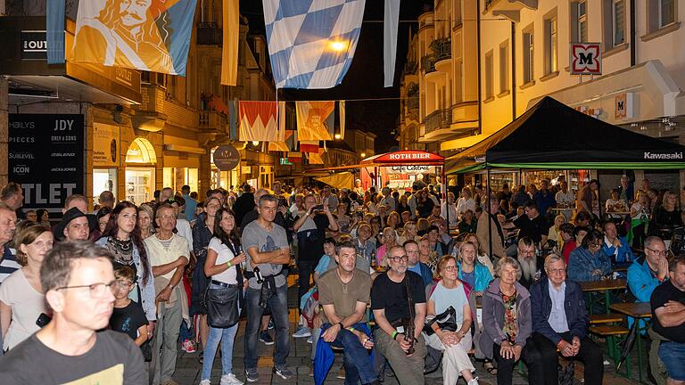 Vom Wetter ließen sich etliche Rakoczy-Fans nicht abschrecken.