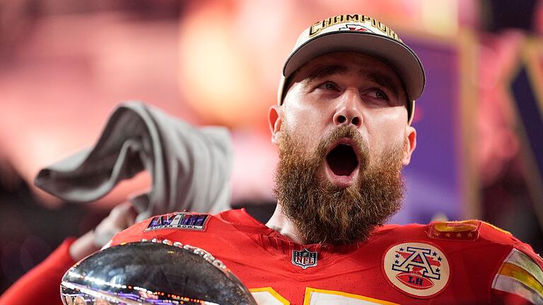 Travis Kelce       -  Travis Kelce und die Kansas City Chiefs wollen als erstes Team drei Mal in Serie den Super Bowl gewinnen.