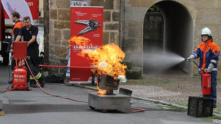 Wie schon beim Tag der Vereine 2017 wird es auch in diesem Jahr eine Vorführung der Feuerwehr zusammen mit dem BRK geben.