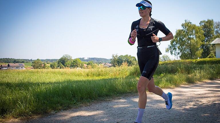 Laura Zimmermann, Profi-Triathletin vom SV Würzburg 05, wurde beim Chiemsee-Triathlon Zweite.