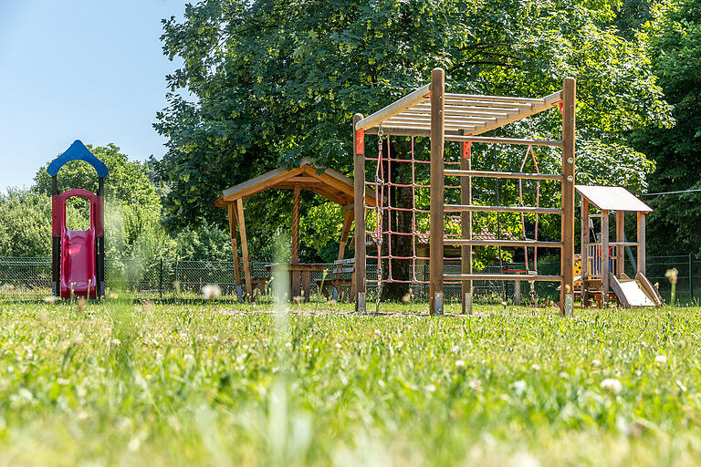 An Station 9, beim Spielplatz am Promenadenweg, kann man nicht nur Spielen und Vespern, sondern auch den letzten Teil der Geschichte hören.