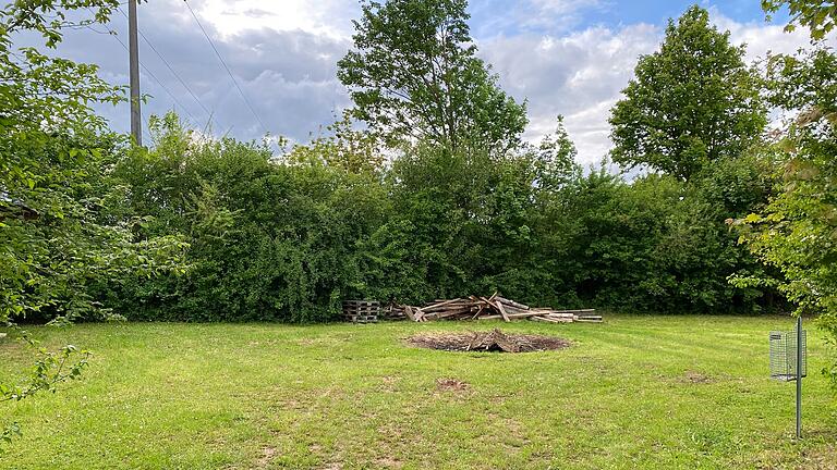 Mit Fördermitteln aus dem ILE Programm der Allianz Waldsassengau sollen auf dem Gelände des Grillplatzes am Katzenbuckel ein Pumptrack und ein Bike-Trail entstehen.