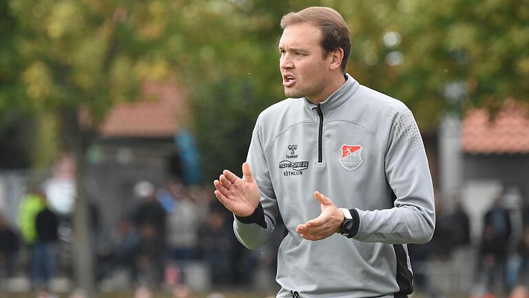 Julian Grell, der Trainer des TSV Aubstadt, hofft auf einen Auswärtssieg seiner Mannschaft beim FC Eintracht Bamberg. Julian Grell, der Trainer des TSV Aubstadt, hofft auf einen Auswärtssieg seiner Mannschaft beim FC Eintracht Bamberg.