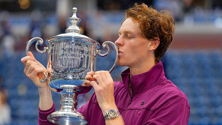 ATP-Tour - US Open       -  Jannik Sinner feiert den Titel bei den US Open emotional.