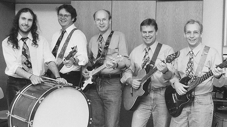Seit 30 Jahren gibt es die Oldie-Night mit den „Bodygards“ in Münnerstadt. - Seit 30 Jahren gibt es die Oldie-Night mit den „Bodygards“ in Münnerstadt. Seit 30 Jahren gibt es die Oldie-Night mit den „Bodygards“ in Münnerstadt. - Seit 30 Jahren gibt es die Oldie-Night mit den „Bodygards“ in Münnerstadt.