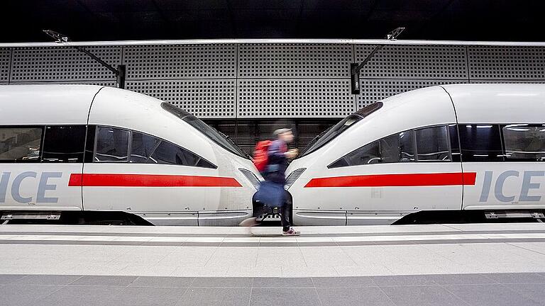 ICE der Bahn       -  Die Deutsche Bahn soll eine zentrale Rolle im Kampf gegen den Klimawandel spielen.