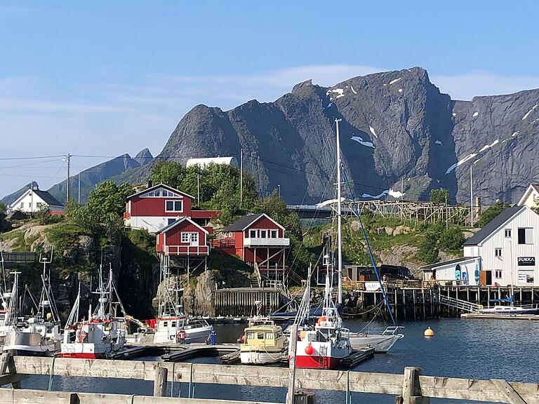 Der kleine Fischerort Reine ist einer der meistbesuchte Orte auf den Lofoten.