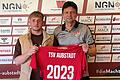 Tom Kunert (links) wechselt zur neuen Saison vom 1. FC Nürnberg zum TSV Aubstadt. Der 20-Jährige hat einen Vertrag bis 2023 unterschrieben. Rechts Josef Francic, der sportliche Leiter des TSV Aubstadt.