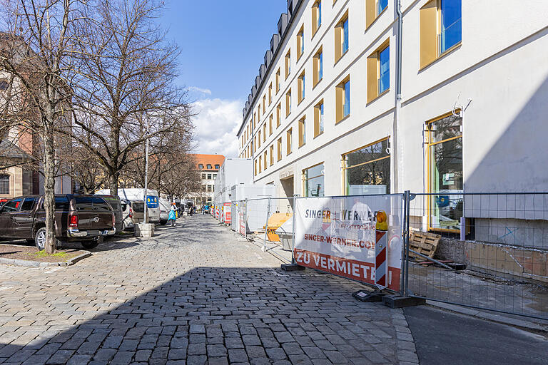 Der Paradeplatz auf einem Archivbild von Mitte April. Motel und weitere Gastronomie werden aktuell noch gebaut. Der Paradeplatz auf einem Archivbild von Mitte April. Motel und weitere Gastronomie werden aktuell noch gebaut.