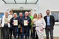 Im Bild Gabriele Meissner, Bettina Schiefhauer, Hildegard Wolf, Gert Meissner, Hans Wolf, 2. Vors. Heiko Roßhirt, Christina Wolf, 1. Vors. Edith Zink, 1.Bgm. Björn Denner.
