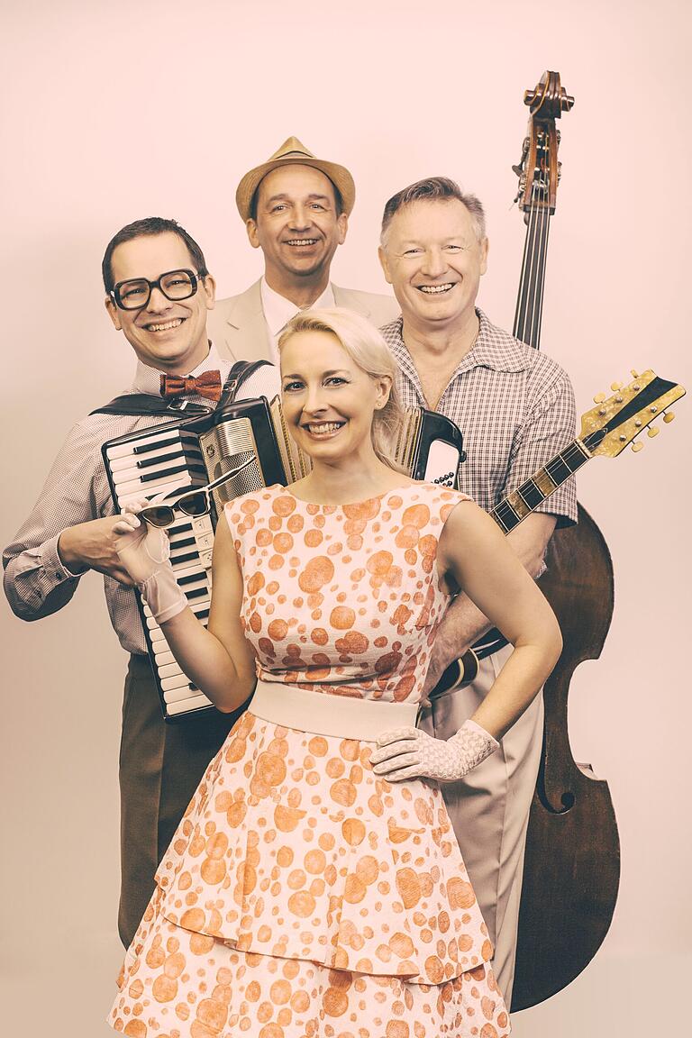 „Conny & die Sonntagsfahrer“ nehmen ihr Publikum am Samstag, 13. April, um 20 Uhr, in der Aula der Mittelschule Werneck, mit auf eine musikalische Zeitreise in die 50er-Jahre. „Conny & die Sonntagsfahrer“ nehmen ihr Publikum am Samstag, 13. April, um 20 Uhr, in der Aula der Mittelschule Werneck, mit auf eine musikalische Zeitreise in die 50er-Jahre.